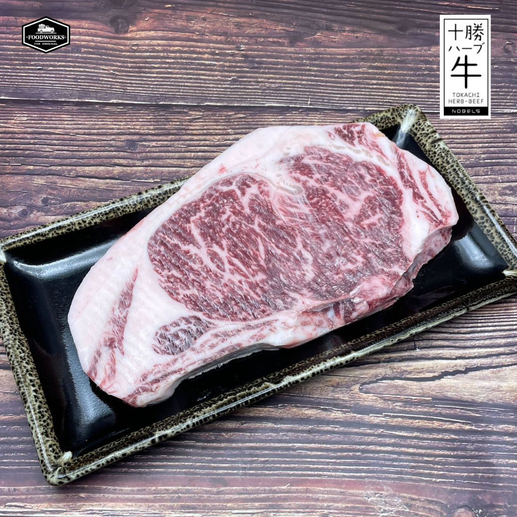 Hokkaido Tokachi Nobels Striploin Steak เนื้อฮอกไกโด โทคาชิ โนเบลส์ เฮิร์บ สตริปลอยน์ สเต็ค - The Foodworks 