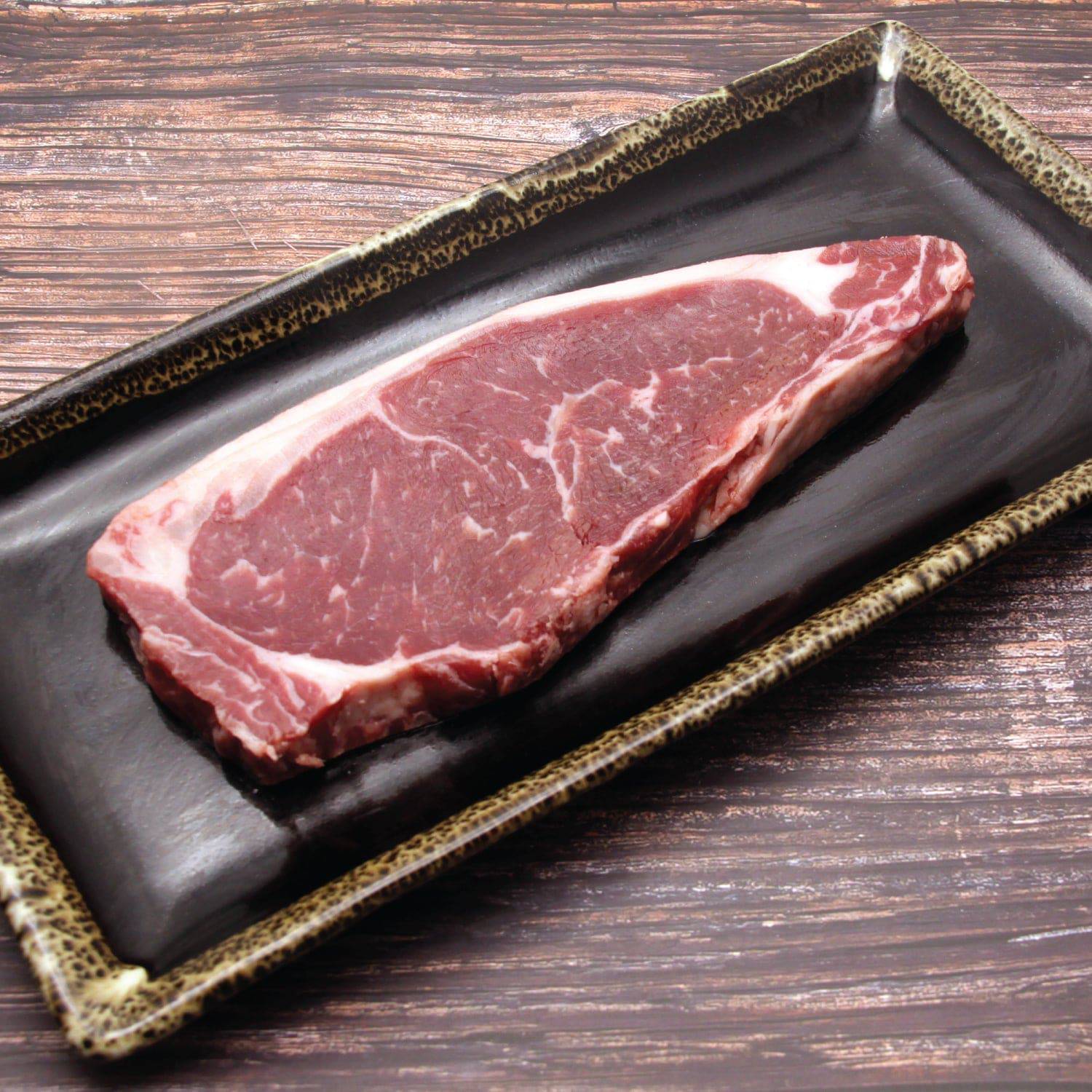 Hokkaido Holstein Striploin Steak เนื้อฮอกไกโด โฮลสไตน์ สตริปลอยน์ สเต็ค - The Foodworks 