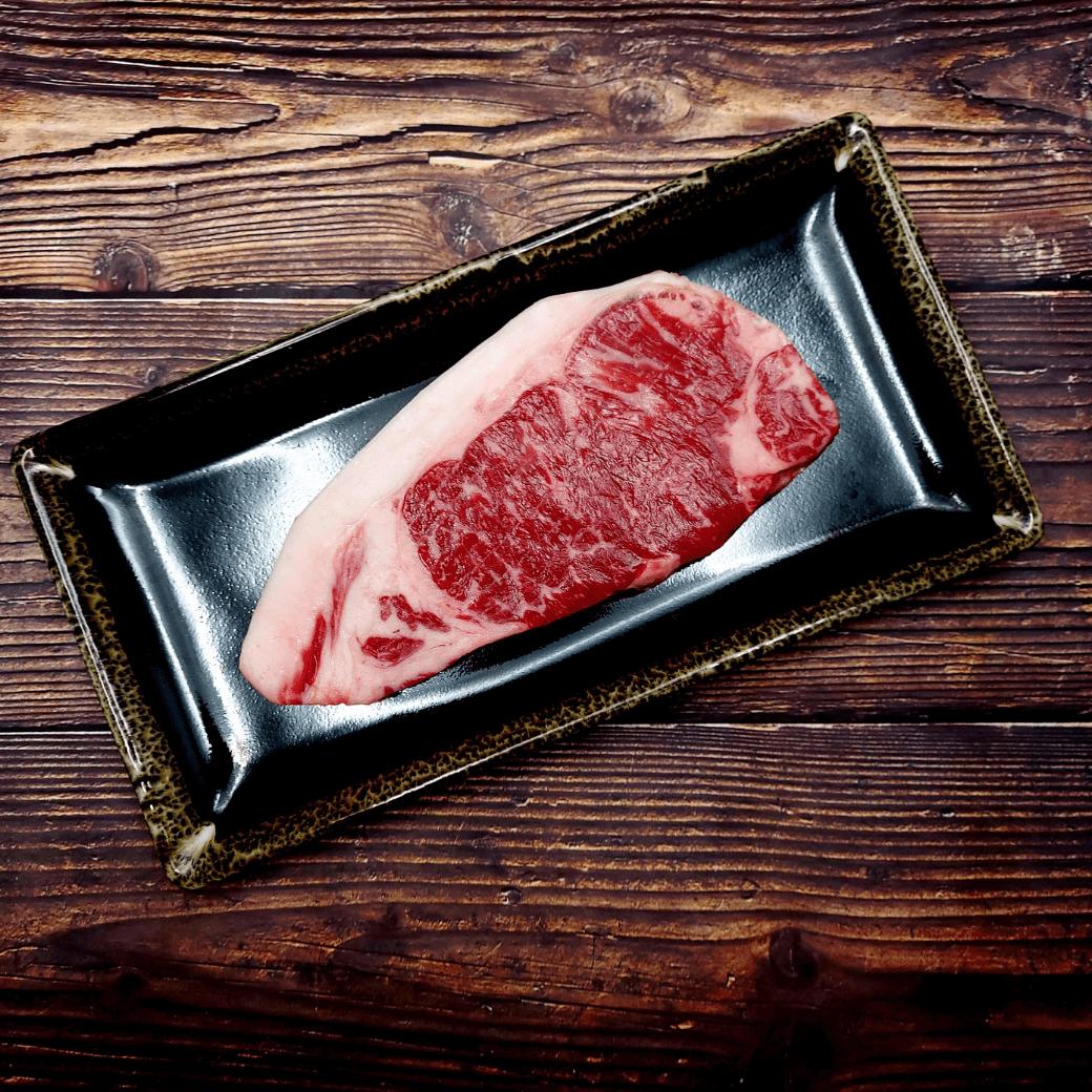 Premium Thai Wagyu 45 Days Dry-Aged Striploin MBS 4/5 เนื้อไทยวากิวสตริปลอยน์ ดรายเอจ 45 วัน - The Foodworks 